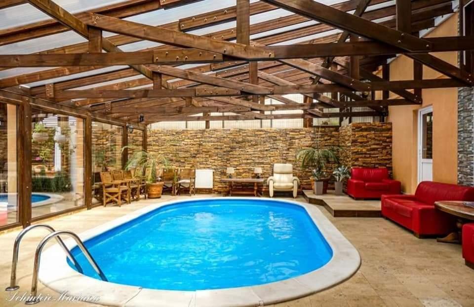 Casa Piri Hotel Анина Екстериор снимка