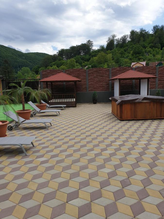 Casa Piri Hotel Анина Екстериор снимка