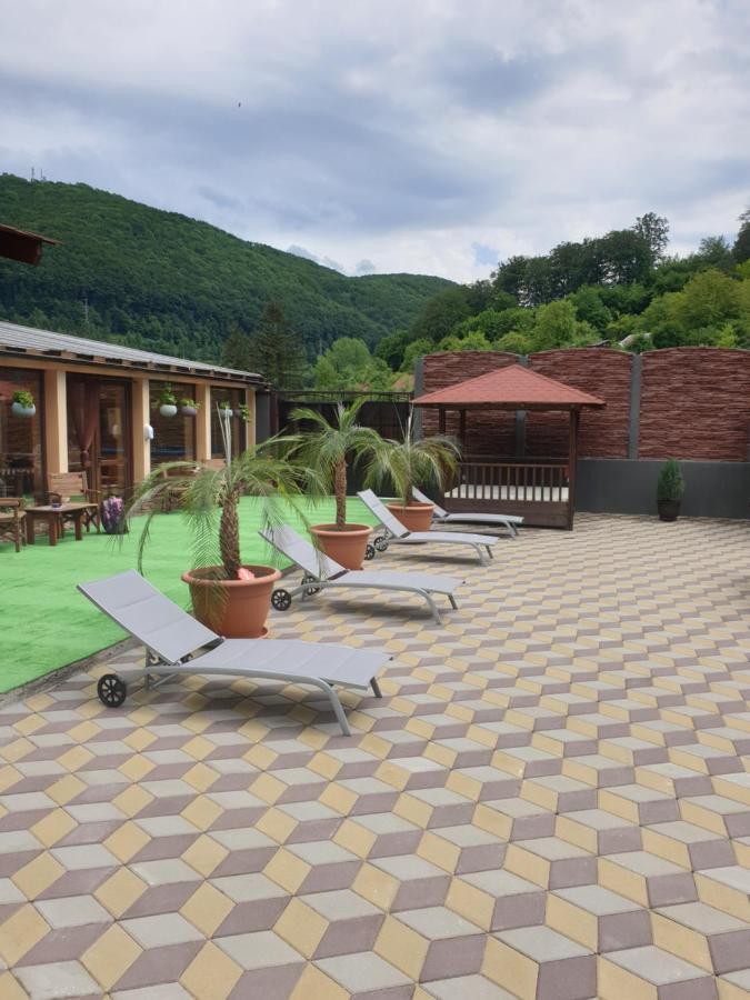Casa Piri Hotel Анина Екстериор снимка