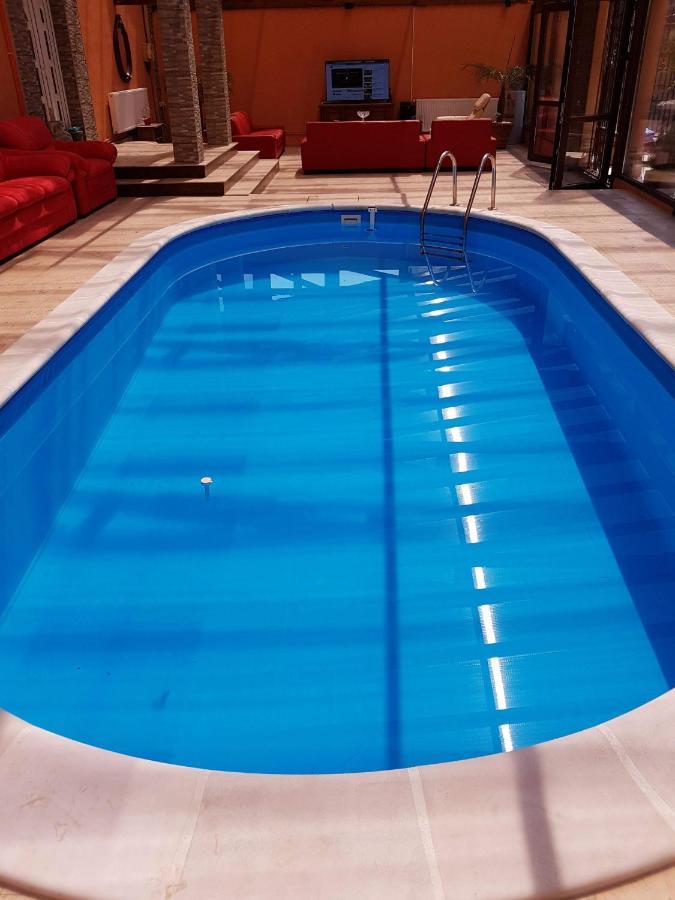 Casa Piri Hotel Анина Екстериор снимка