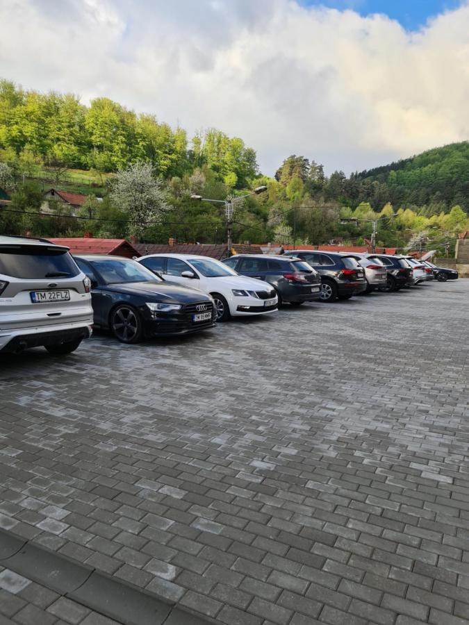 Casa Piri Hotel Анина Екстериор снимка