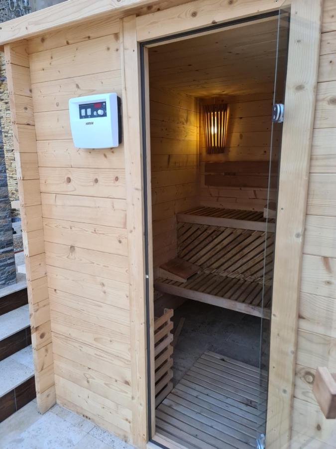 Casa Piri Hotel Анина Екстериор снимка