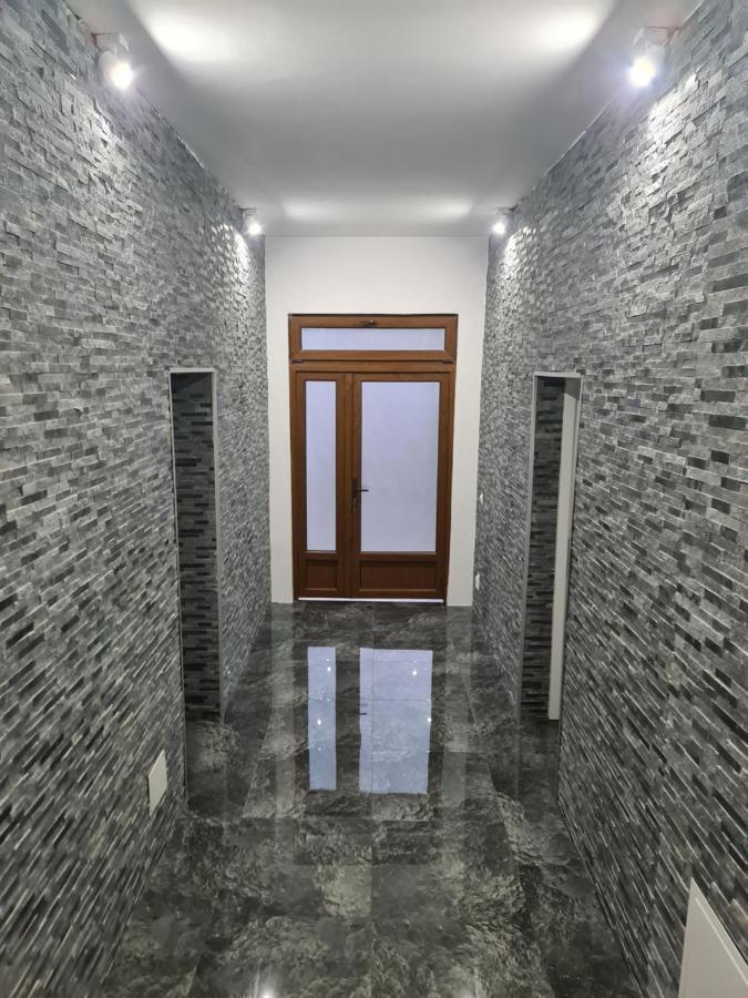 Casa Piri Hotel Анина Екстериор снимка
