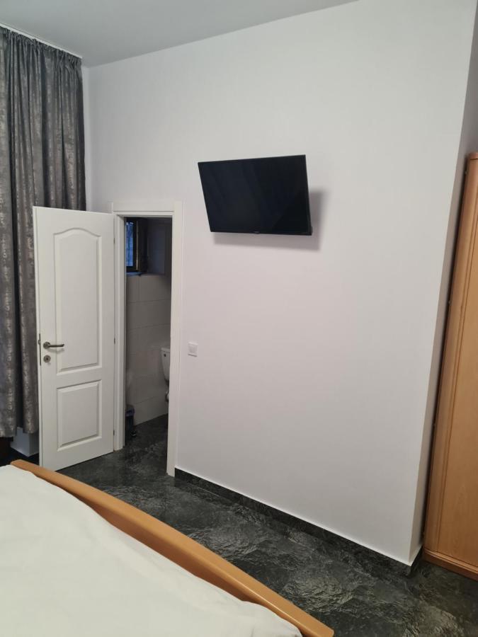 Casa Piri Hotel Анина Екстериор снимка