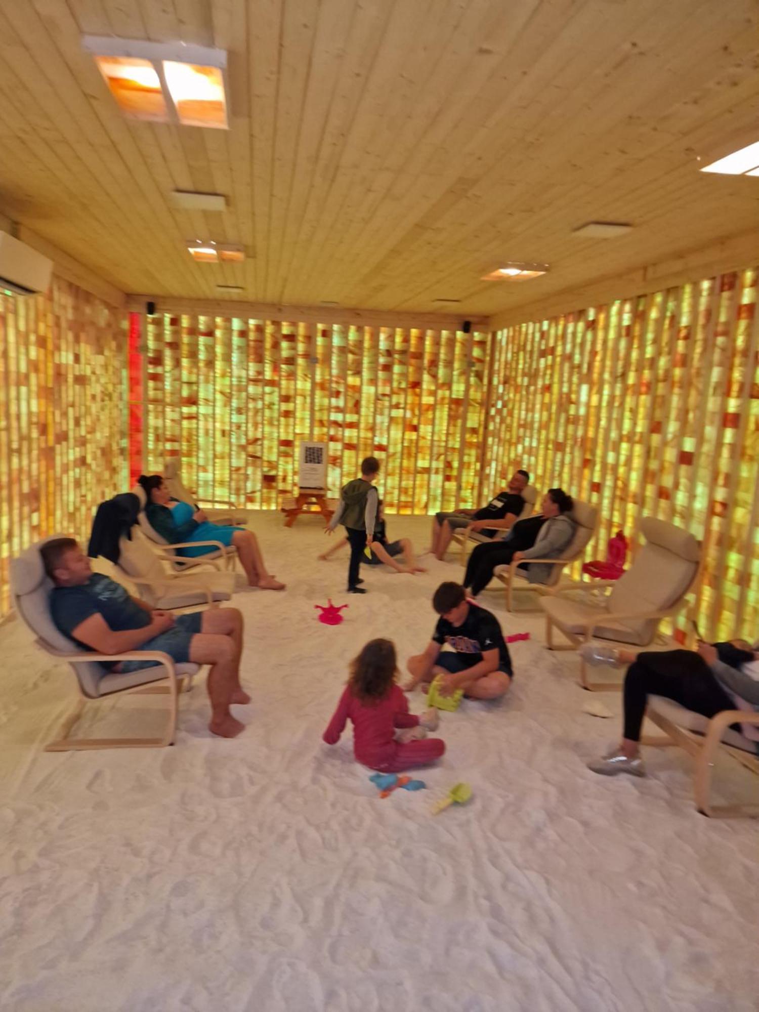 Casa Piri Hotel Анина Екстериор снимка