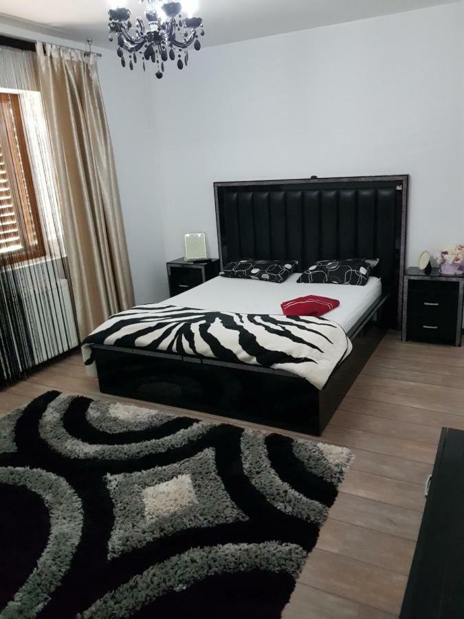 Casa Piri Hotel Анина Екстериор снимка