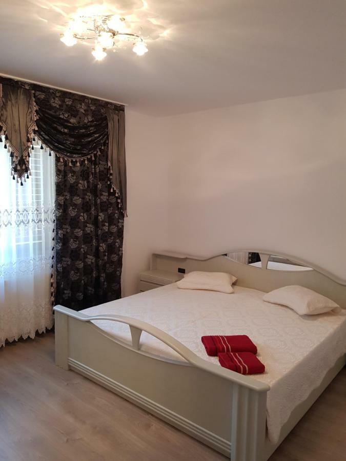 Casa Piri Hotel Анина Екстериор снимка