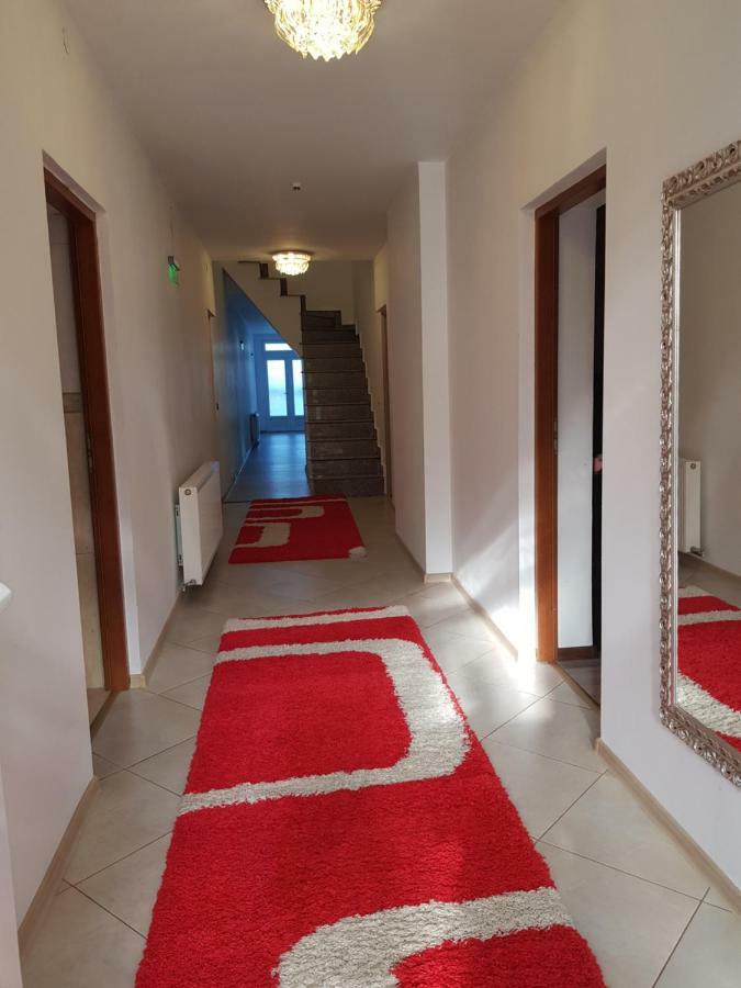 Casa Piri Hotel Анина Екстериор снимка